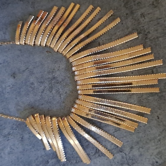 Goldtone Adante statement 20 inch drop necklace. New! - Picture 4 of 5